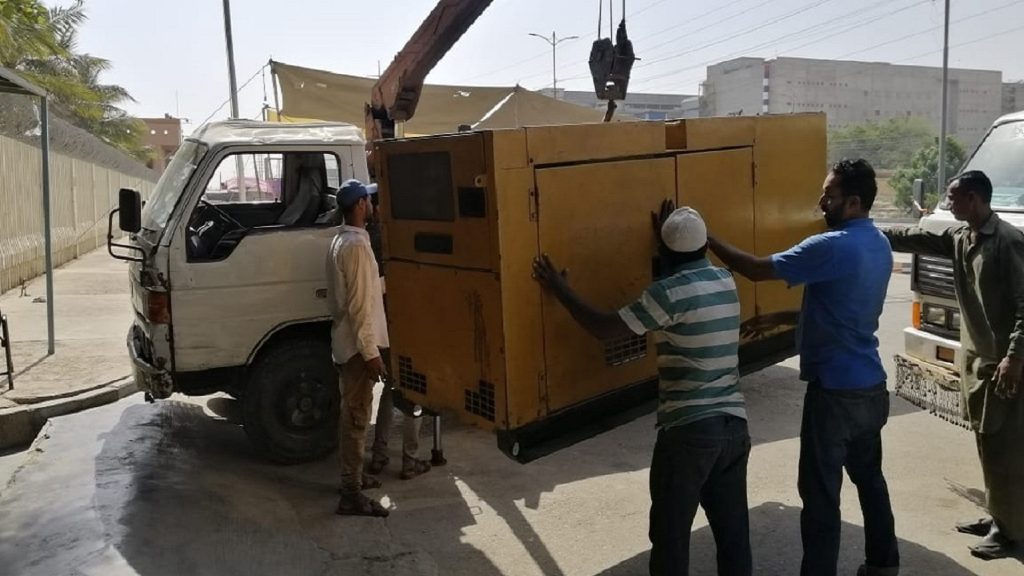 crane lifting yellow generator on site(2048x1152) crane lifting yellow generator on site(2048×1152)